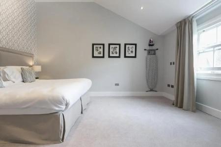 Chilworth Court - 233