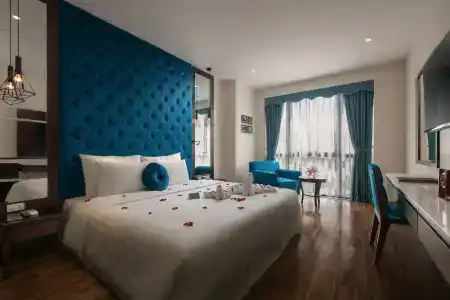 Serene Boutique & Spa - 3