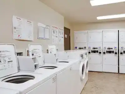 WoodSpring Suites - 11