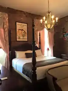 Lafitte & Bar - 51