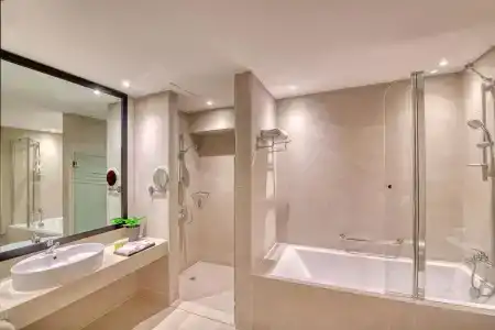 Majestic City Retreat ( Formerly Majestic Tower) - 10