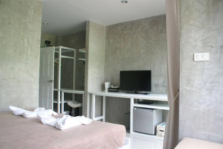 Ban's Avenue Guesthouse - 8
