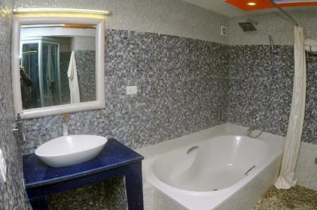 Royal Penguin Boutique & Spa - 139