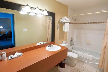 Anchor Inn and Suites - 66