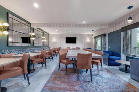 DoubleTree by Hilton - 34