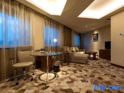 Grand Skylight Catic - 111