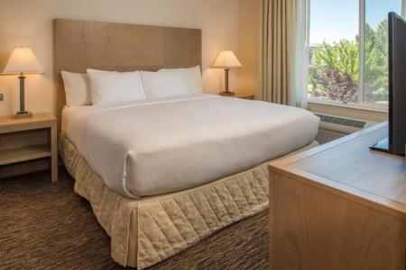 DoubleTree by Hilton - 87