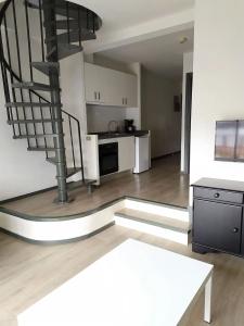 Apartamentos Hg Cristian Sur - 9