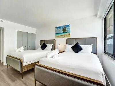 The Alexander All Suites - 317