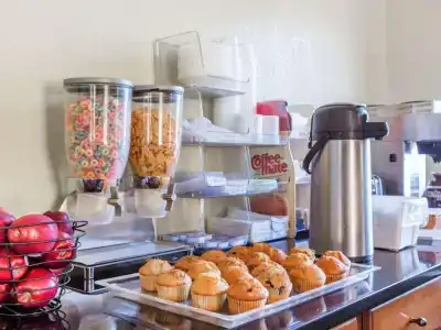 Rodeway Inn & Suites Fort Jackson - 11