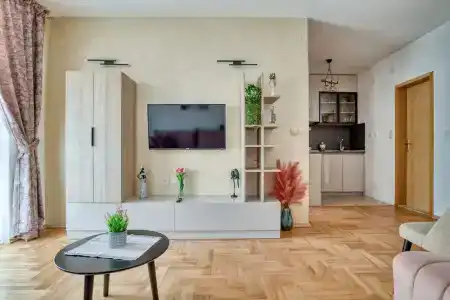 Elena - 250