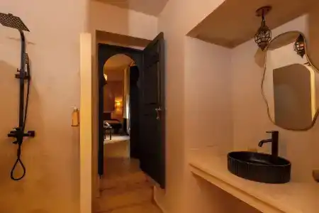 Riad Alghani - 18