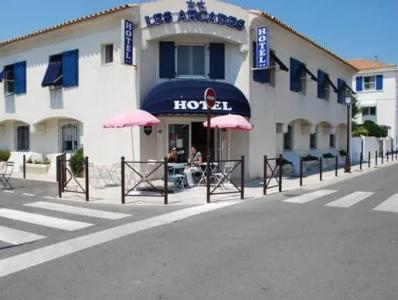 Hôtel Les Arcades - 14
