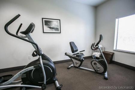 Restwell Inn & Suites I-45 North - 35