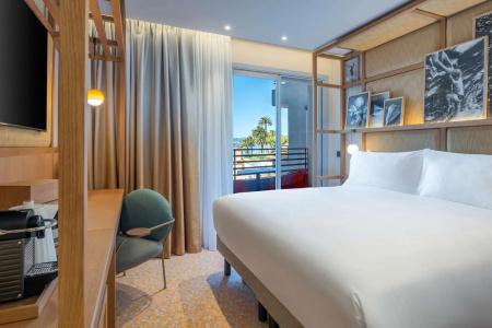 Radisson Blu 1835, Cannes - 10