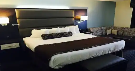 Club Nashville Inn & Suites - 28