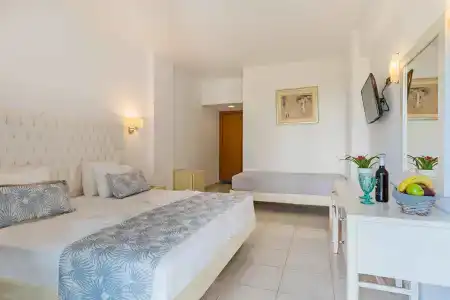 Delfina Beach - 6