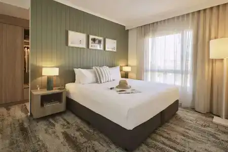 Rydges - 39