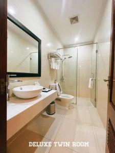 Paragon House and Residence - 27