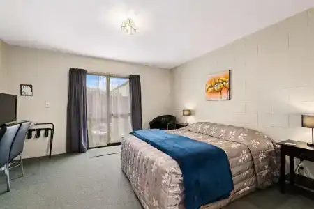 Econo Lodge Canterbury Court - 33