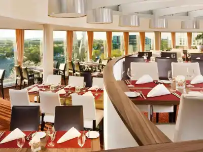 Sheraton Duesseldorf Airport - 13
