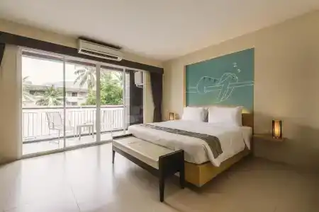 Tiras Patong Beach - 40