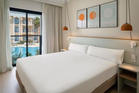Sol Sancti Petri Aparthotel - 100
