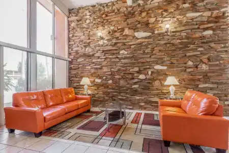 Howard Johnson by Wyndham Phoenix Airport/Downtown Area - 11