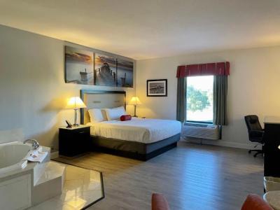 Days Inn & Suites by Wyndham - 129
