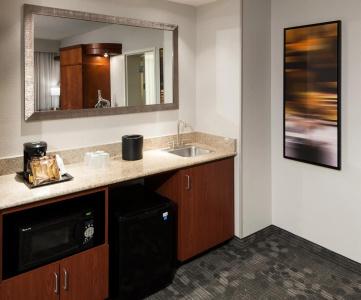 Courtyard by Marriott Miami at Dolphin Mall - 22