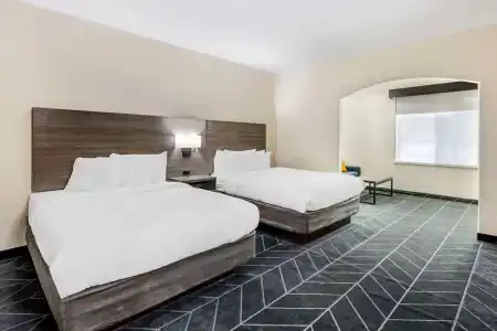 Arbor Inn and Suites - 5