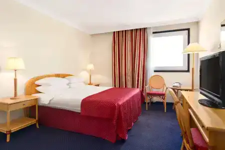 Ramada by Wyndham Sofia City Center - 5