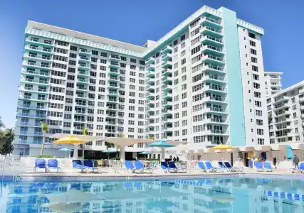 Seacoast Suites on Miami Beach - 19