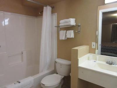 The Crossroads and Suites - 26