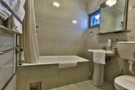 Villa Velzon Guesthouse - 76