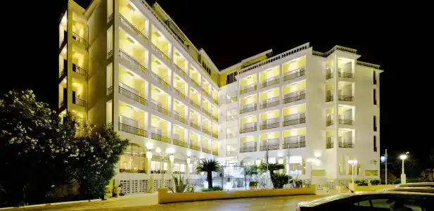 The Royal Grand - 36