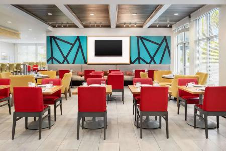 Hilton Garden Inn / The Keys Collection - 16