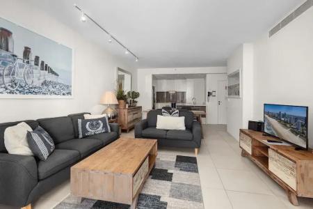 Ultra Broadbeach - 100