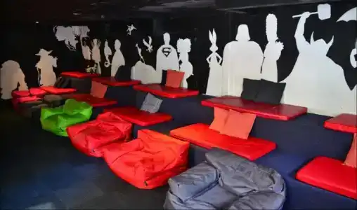 Maze Backpackers - - 22
