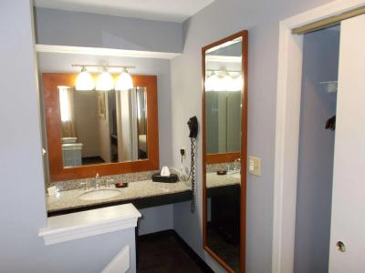 SureStay Studio by Best Western - 36