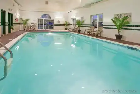 Country Inn & Suites by Radisson, East, KY - 7