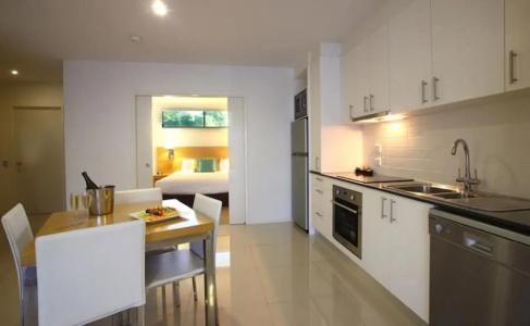 Ramada by Wyndham - 37