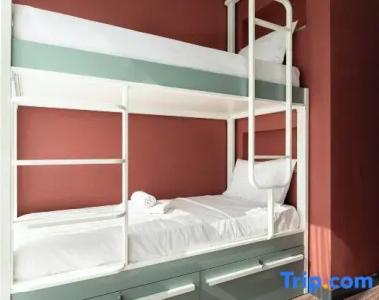 Zeus is Loose Hostel - 71