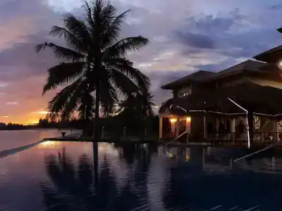Sara Beachfront Boutique - 9