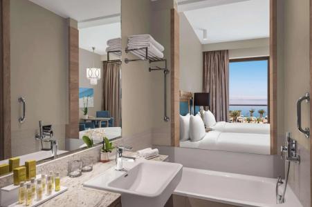 Hilton Dead Sea Resort & Spa - 8