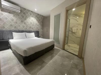 Le Luxe Suites & Spa - 98
