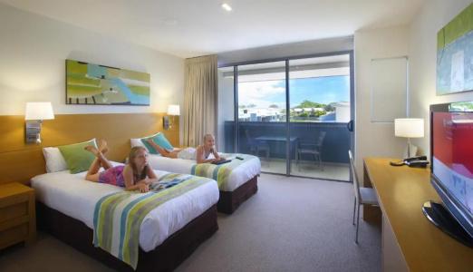 Ramada by Wyndham - 17