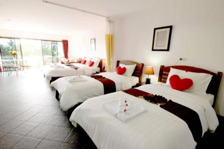 Deng's kamala beach Guesthouse - 1
