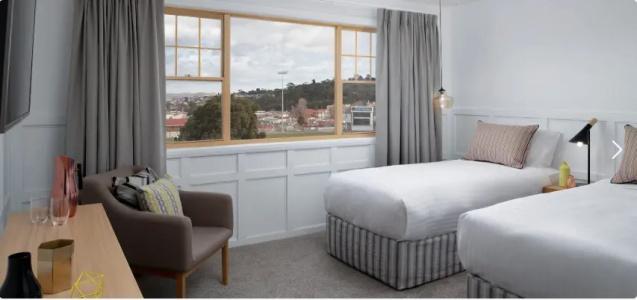 Rydges - 65