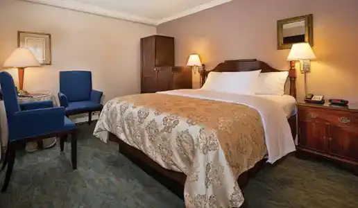 Inn at the Opera - 3